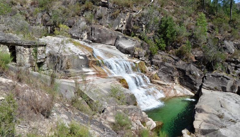 Cascata de Barjas (Thaiti)