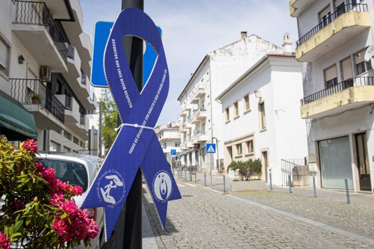 Campanha laço azul. Proença-a-Nova.