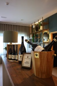 A FL39 Distruidor dos vinhos biológicos JULIA KEMPER apresentou a gama completa. Escola Superior de Hotelaria e Turismo do Instituto Politécnico do Porto.