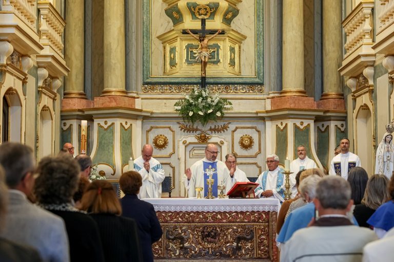Tomada posse novo pároco Anunciada reverendo Padre Francisco Mendes. Setúbal.