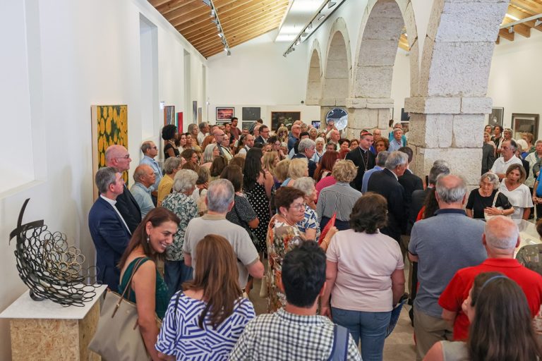 Faça se Luz -Exposição Coletiva 2025